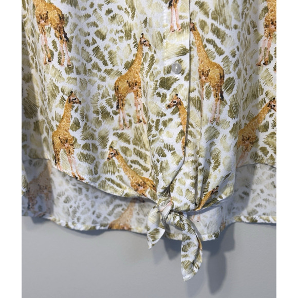 Jane & Delancey Womens Small Giraffe Blouse Button Front Short Sleeve Safari NWT - Picture 3 of 10